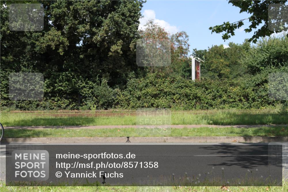 10.08.2025 - GEWOBA Citytriathlon Bremen Yannick Fuchs http://msf.ph/oto/8571358 10.08.2025 14:32:44 Radfahren 15, 82, 96, 118, 243, 420, 435 meine-sportfotos.de