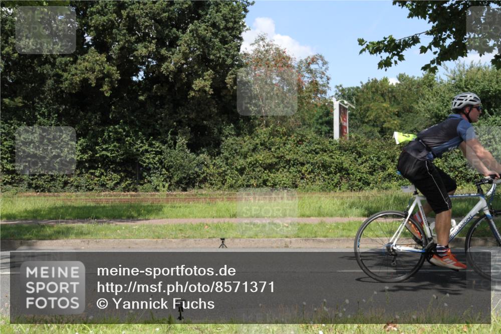 10.08.2025 - GEWOBA Citytriathlon Bremen Yannick Fuchs http://msf.ph/oto/8571371 10.08.2025 14:32:50 Radfahren 15, 82, 96, 118, 122, 243, 357, 387, 420, 435, 501 meine-sportfotos.de