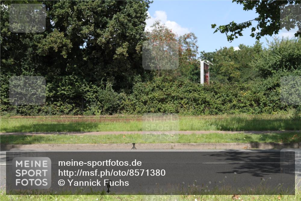 10.08.2025 - GEWOBA Citytriathlon Bremen Yannick Fuchs http://msf.ph/oto/8571380 10.08.2025 14:32:53 Radfahren 14, 15, 82, 96, 118, 122, 243, 357, 387, 420, 435, 501 meine-sportfotos.de
