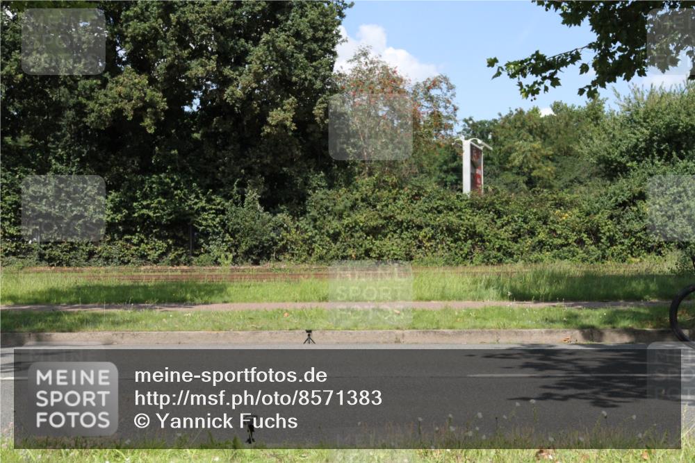 10.08.2025 - GEWOBA Citytriathlon Bremen Yannick Fuchs http://msf.ph/oto/8571383 10.08.2025 14:32:54 Radfahren 14, 15, 37, 82, 96, 118, 122, 243, 357, 387, 435, 501 meine-sportfotos.de