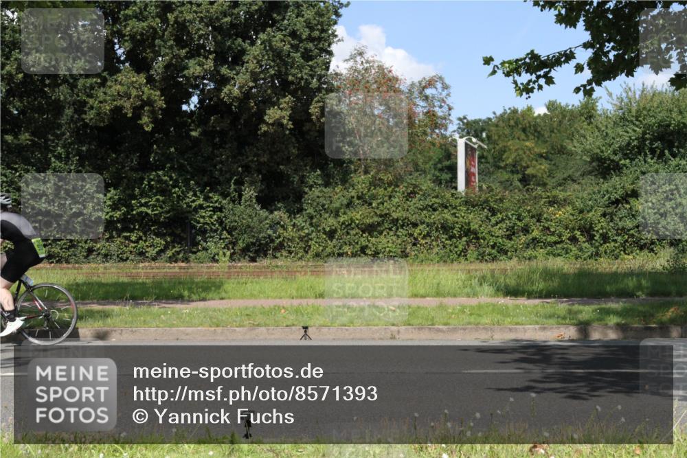10.08.2025 - GEWOBA Citytriathlon Bremen Yannick Fuchs http://msf.ph/oto/8571393 10.08.2025 14:32:58 Radfahren 14, 15, 37, 82, 96, 118, 122, 243, 357, 387, 435, 473, 501 meine-sportfotos.de