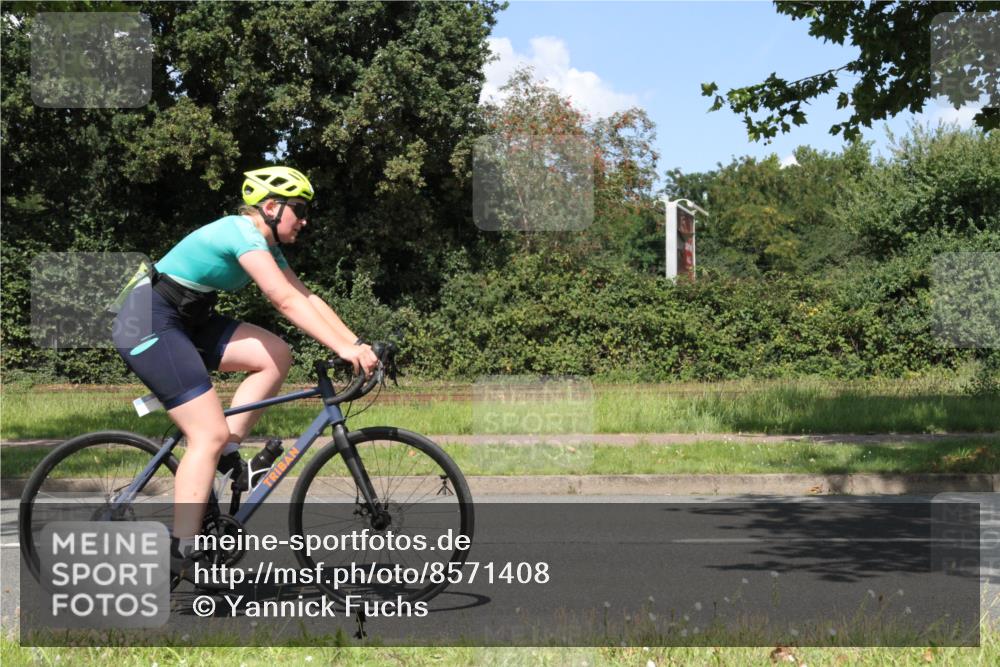 10.08.2025 - GEWOBA Citytriathlon Bremen Yannick Fuchs http://msf.ph/oto/8571408 10.08.2025 14:33:03 Radfahren 14, 15, 37, 82, 93, 118, 122, 207, 357, 387, 473, 501 meine-sportfotos.de