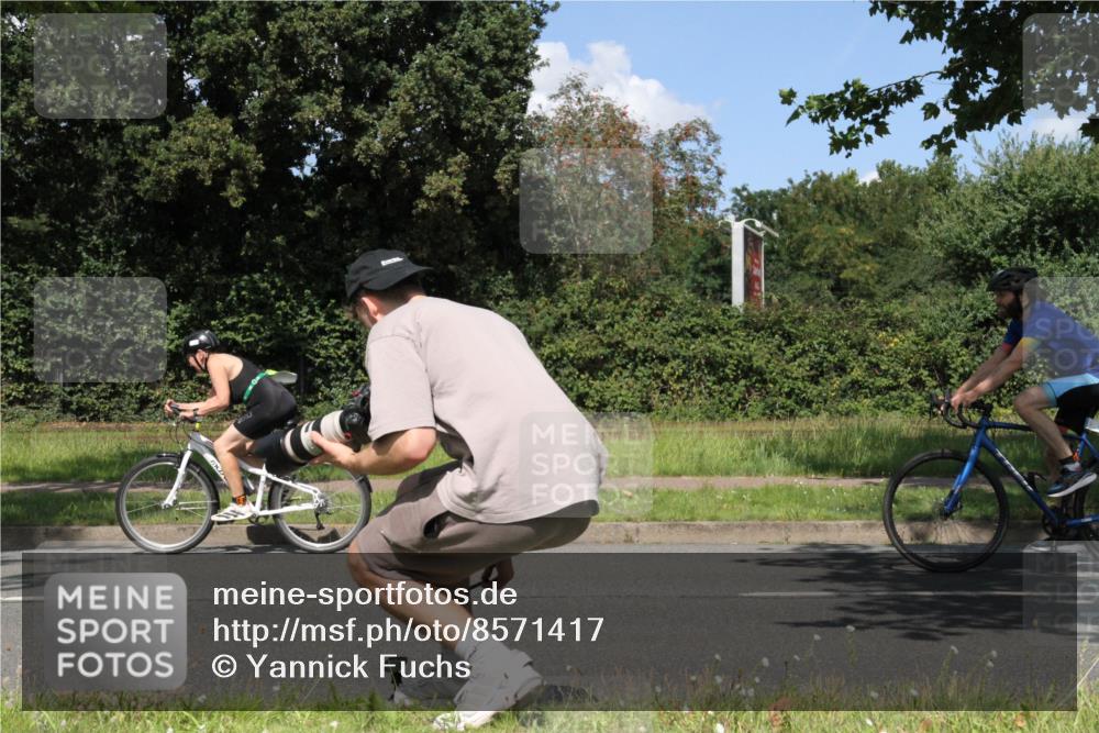 10.08.2025 - GEWOBA Citytriathlon Bremen Yannick Fuchs http://msf.ph/oto/8571417 10.08.2025 14:33:06 Radfahren 14, 37, 93, 122, 207, 357, 387, 473, 501 meine-sportfotos.de