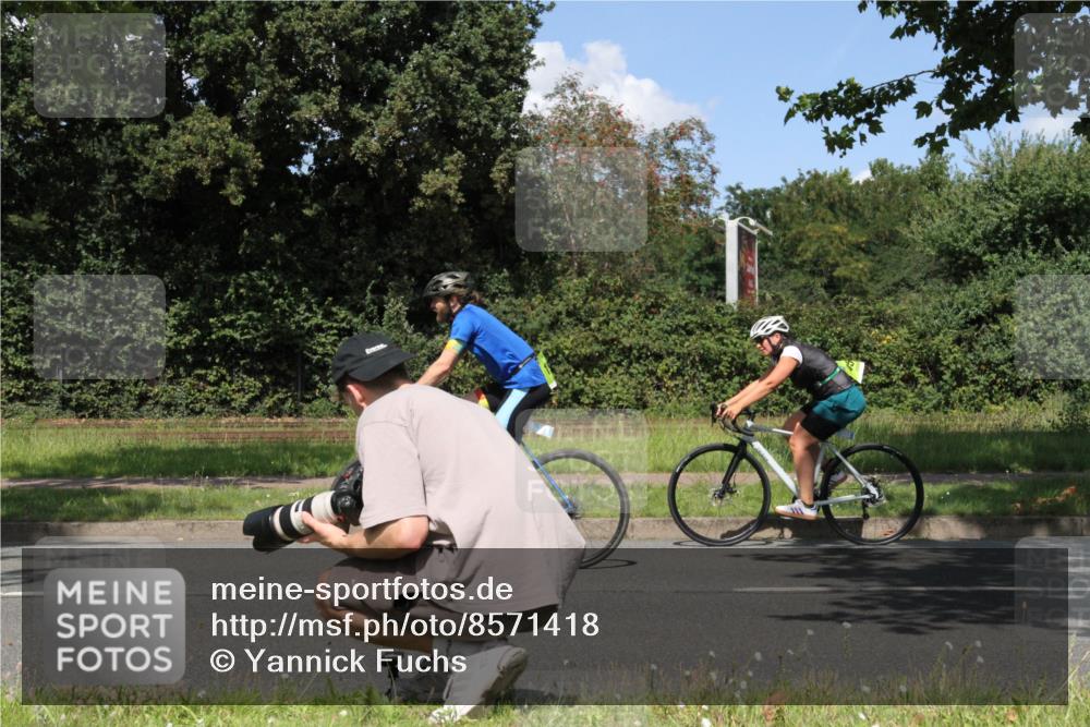 10.08.2025 - GEWOBA Citytriathlon Bremen Yannick Fuchs http://msf.ph/oto/8571418 10.08.2025 14:33:06 Radfahren 14, 37, 93, 122, 207, 357, 387, 473, 501 meine-sportfotos.de