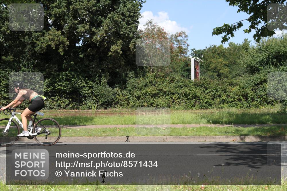 10.08.2025 - GEWOBA Citytriathlon Bremen Yannick Fuchs http://msf.ph/oto/8571434 10.08.2025 14:33:16 Radfahren 14, 37, 74, 93, 138, 207, 473, 518, 519 meine-sportfotos.de
