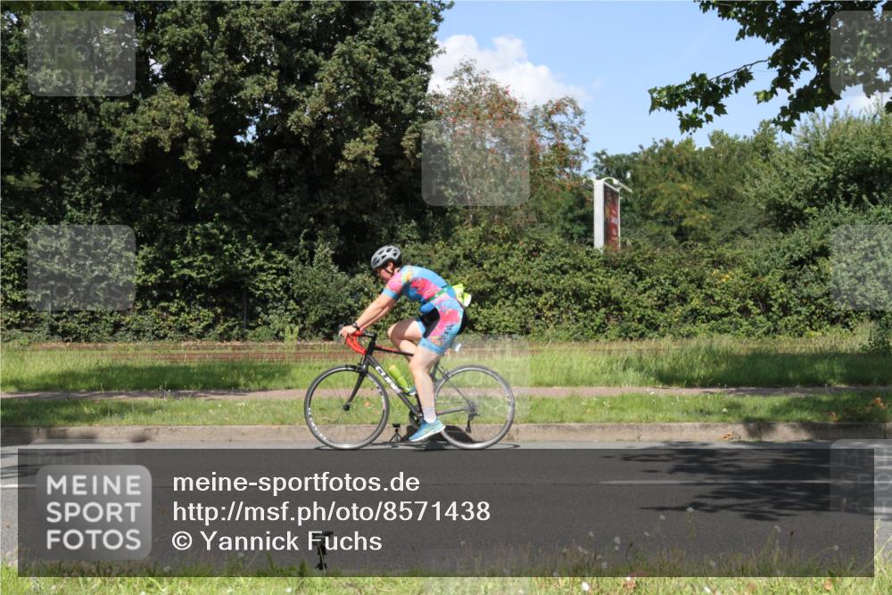 10.08.2025 - GEWOBA Citytriathlon Bremen Yannick Fuchs http://msf.ph/oto/8571438 10.08.2025 14:33:17 Radfahren 14, 37, 74, 93, 138, 207, 473, 518, 519 meine-sportfotos.de