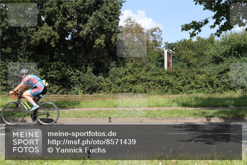 10.08.2025 - GEWOBA Citytriathlon Bremen Yannick Fuchs http://msf.ph/oto/8571439 10.08.2025 14:33:17 Radfahren 14, 37, 74, 93, 138, 207, 473, 518, 519 meine-sportfotos.de