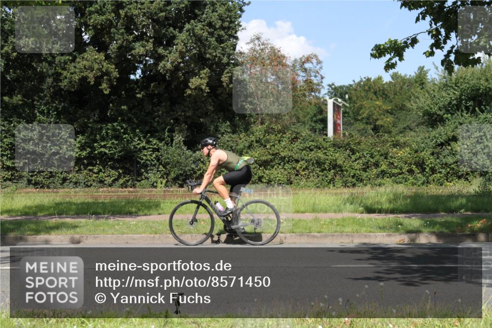10.08.2025 - GEWOBA Citytriathlon Bremen Yannick Fuchs http://msf.ph/oto/8571450 10.08.2025 14:33:21 Radfahren 2, 74, 93, 138, 207, 440, 473, 518, 519 meine-sportfotos.de