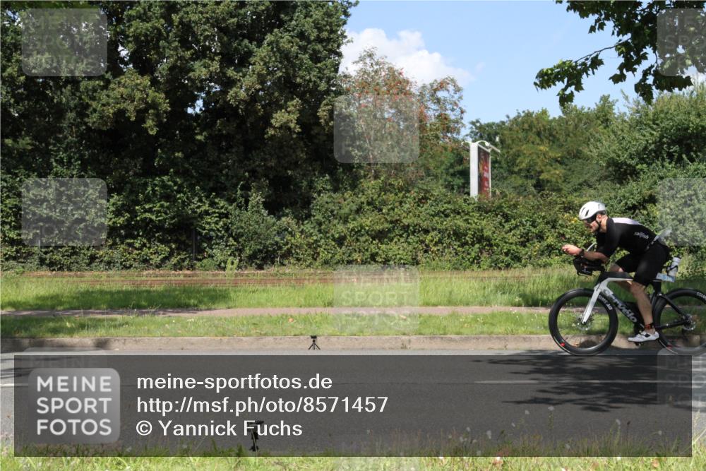 10.08.2025 - GEWOBA Citytriathlon Bremen Yannick Fuchs http://msf.ph/oto/8571457 10.08.2025 14:33:24 Radfahren 2, 74, 93, 138, 207, 440, 518, 519 meine-sportfotos.de