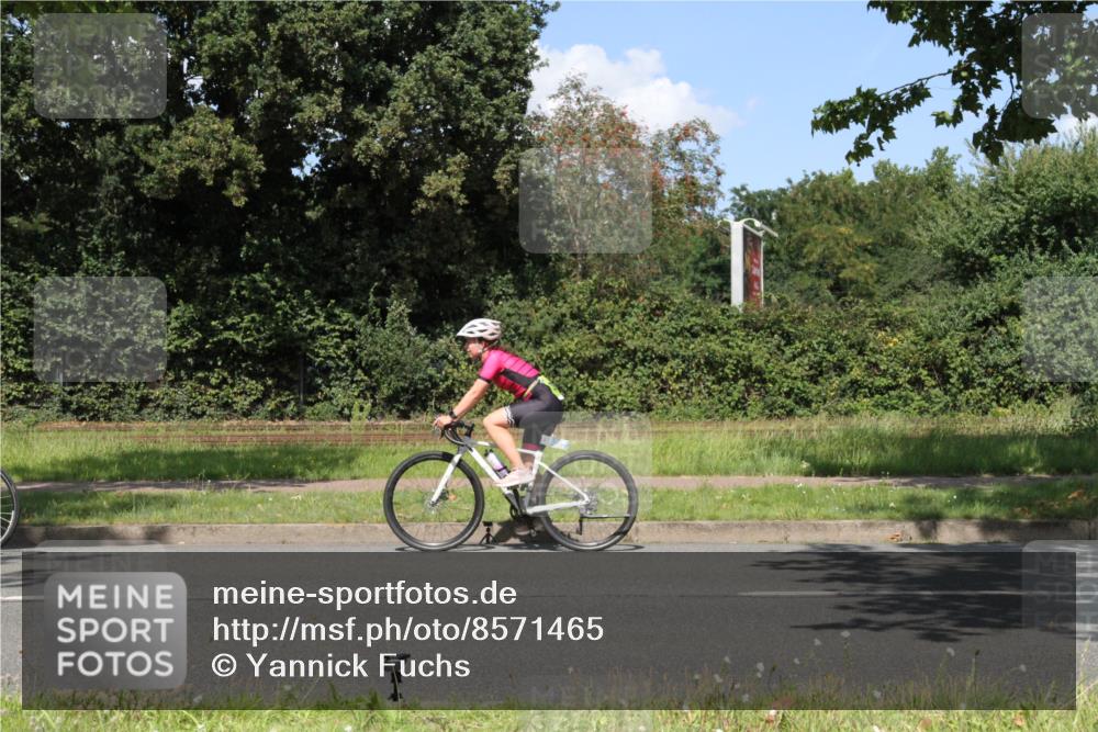 10.08.2025 - GEWOBA Citytriathlon Bremen Yannick Fuchs http://msf.ph/oto/8571465 10.08.2025 14:33:28 Radfahren 2, 48, 74, 138, 207, 440, 514, 518, 519 meine-sportfotos.de