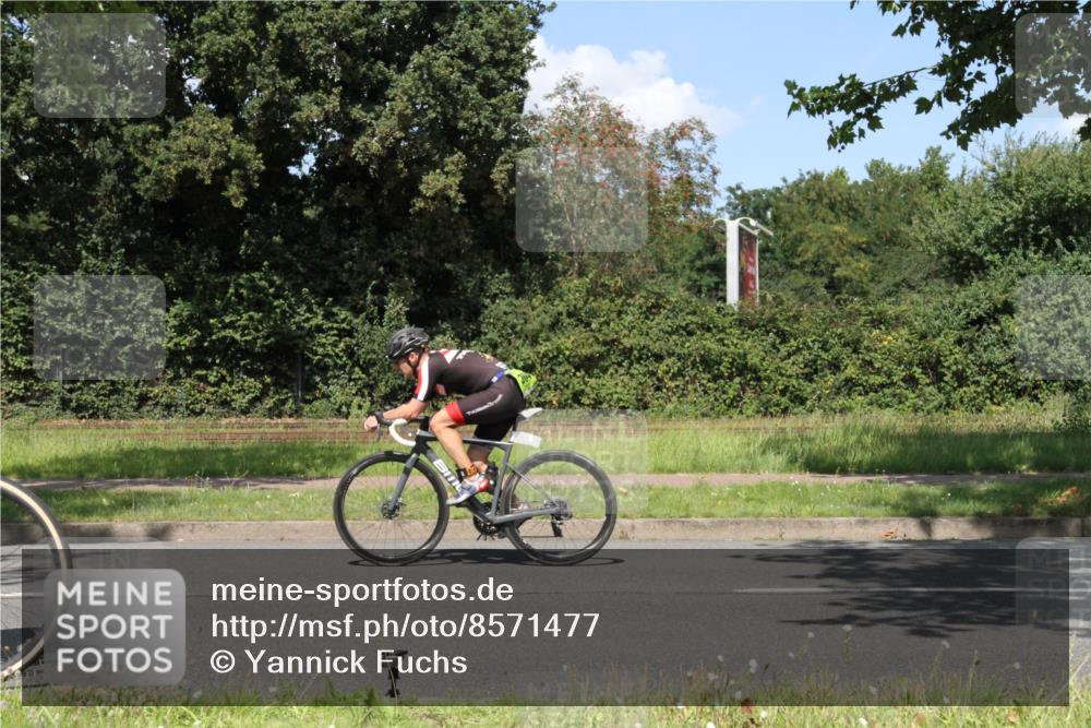 10.08.2025 - GEWOBA Citytriathlon Bremen Yannick Fuchs http://msf.ph/oto/8571477 10.08.2025 14:33:33 Radfahren 2, 25, 48, 74, 138, 440, 514, 518, 519 meine-sportfotos.de