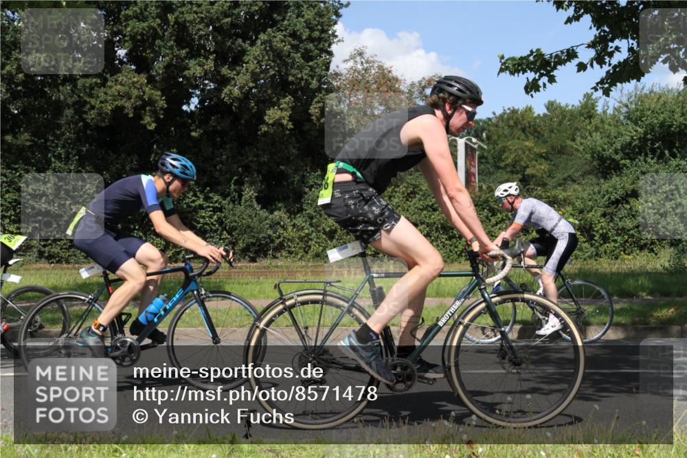 10.08.2025 - GEWOBA Citytriathlon Bremen Yannick Fuchs http://msf.ph/oto/8571478 10.08.2025 14:33:34 Radfahren 2, 25, 48, 74, 138, 440, 514, 518, 519 meine-sportfotos.de