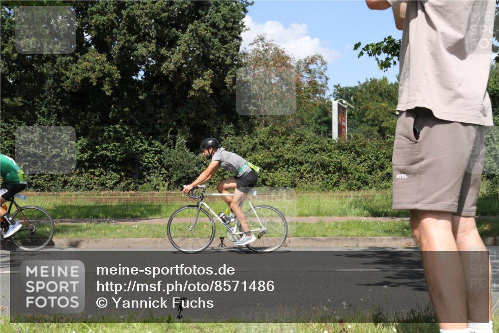 10.08.2025 - GEWOBA Citytriathlon Bremen Yannick Fuchs http://msf.ph/oto/8571486 10.08.2025 14:33:36 Radfahren 2, 25, 48, 74, 138, 440, 514, 518, 519 meine-sportfotos.de