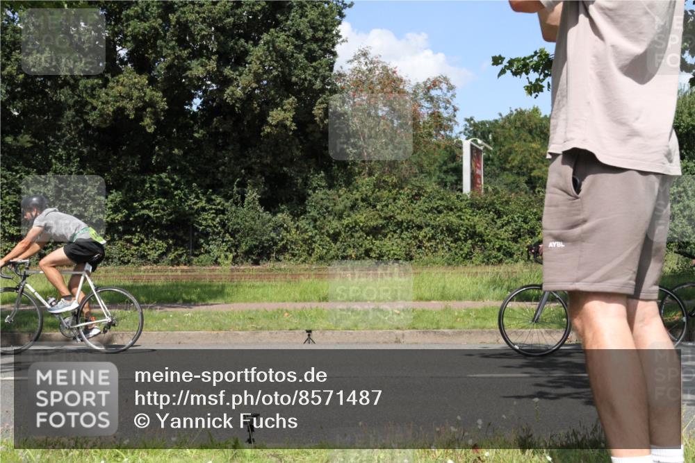 10.08.2025 - GEWOBA Citytriathlon Bremen Yannick Fuchs http://msf.ph/oto/8571487 10.08.2025 14:33:37 Radfahren 2, 25, 48, 74, 138, 440, 514, 519 meine-sportfotos.de
