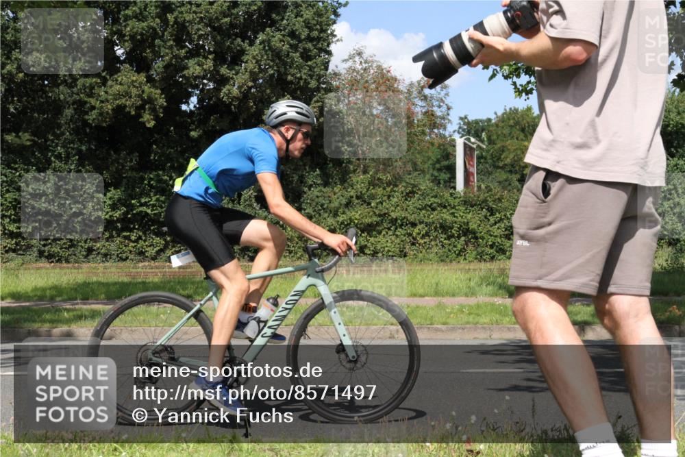 10.08.2025 - GEWOBA Citytriathlon Bremen Yannick Fuchs http://msf.ph/oto/8571497 10.08.2025 14:33:40 Radfahren 2, 25, 48, 65, 138, 440, 514, 519, 522 meine-sportfotos.de