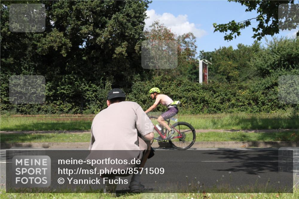 10.08.2025 - GEWOBA Citytriathlon Bremen Yannick Fuchs http://msf.ph/oto/8571509 10.08.2025 14:33:45 Radfahren 2, 25, 48, 65, 92, 514, 522 meine-sportfotos.de