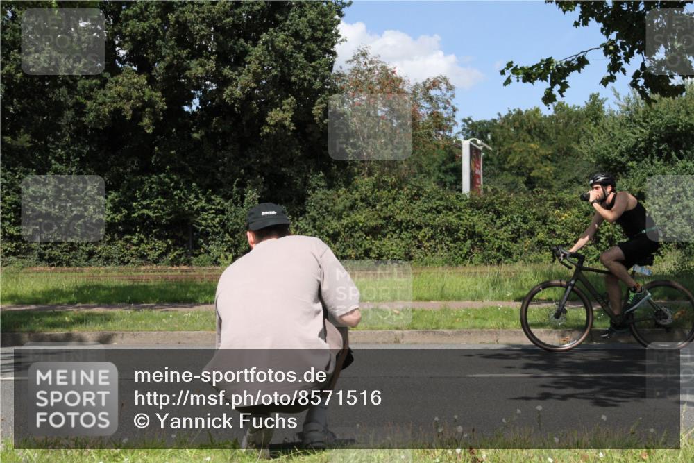 10.08.2025 - GEWOBA Citytriathlon Bremen Yannick Fuchs http://msf.ph/oto/8571516 10.08.2025 14:33:50 Radfahren 25, 48, 55, 65, 92, 151, 388, 514, 522 meine-sportfotos.de