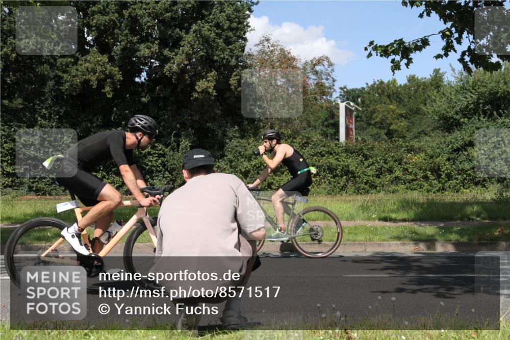 10.08.2025 - GEWOBA Citytriathlon Bremen Yannick Fuchs http://msf.ph/oto/8571517 10.08.2025 14:33:50 Radfahren 25, 48, 55, 65, 92, 151, 388, 514, 522 meine-sportfotos.de