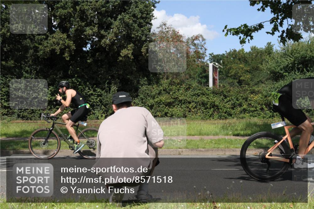 10.08.2025 - GEWOBA Citytriathlon Bremen Yannick Fuchs http://msf.ph/oto/8571518 10.08.2025 14:33:50 Radfahren 25, 48, 55, 65, 92, 151, 388, 514, 522 meine-sportfotos.de
