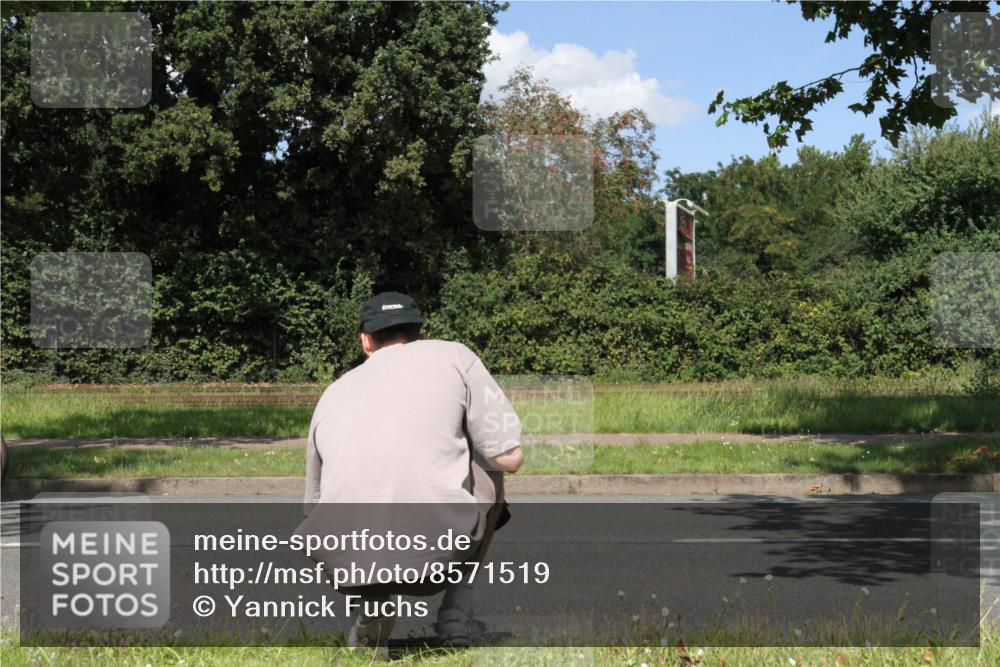 10.08.2025 - GEWOBA Citytriathlon Bremen Yannick Fuchs http://msf.ph/oto/8571519 10.08.2025 14:33:51 Radfahren 25, 48, 55, 65, 92, 151, 388, 507, 514, 522 meine-sportfotos.de