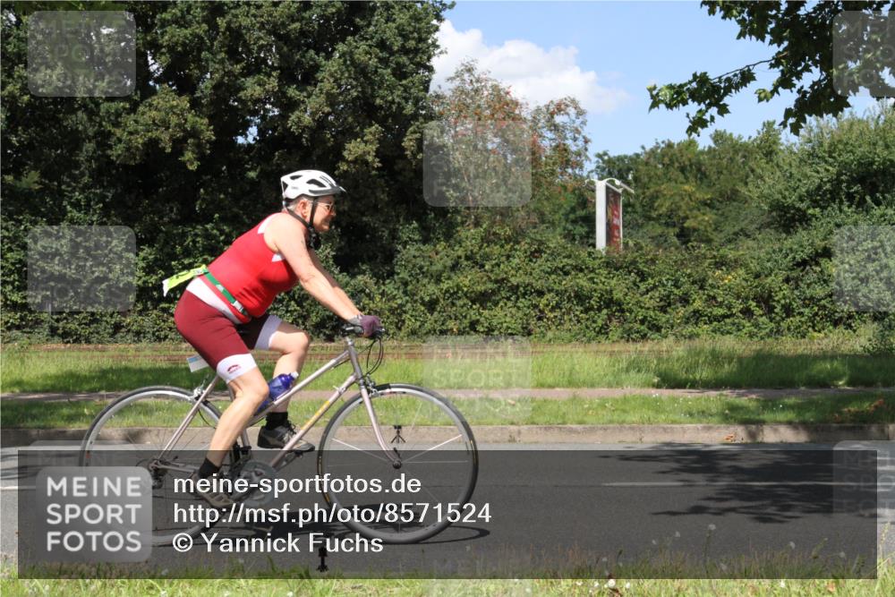 10.08.2025 - GEWOBA Citytriathlon Bremen Yannick Fuchs http://msf.ph/oto/8571524 10.08.2025 14:33:57 Radfahren 55, 65, 92, 151, 364, 388, 451, 507, 522, 530 meine-sportfotos.de
