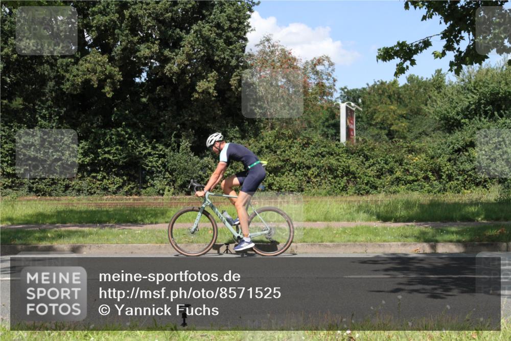 10.08.2025 - GEWOBA Citytriathlon Bremen Yannick Fuchs http://msf.ph/oto/8571525 10.08.2025 14:33:58 Radfahren 55, 65, 92, 151, 364, 388, 451, 507, 522, 530 meine-sportfotos.de