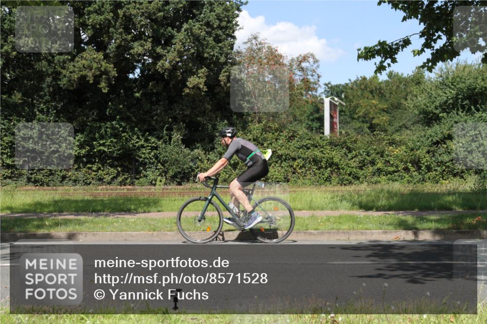 10.08.2025 - GEWOBA Citytriathlon Bremen Yannick Fuchs http://msf.ph/oto/8571528 10.08.2025 14:34:00 Radfahren 55, 65, 92, 151, 364, 388, 451, 507, 522, 530 meine-sportfotos.de