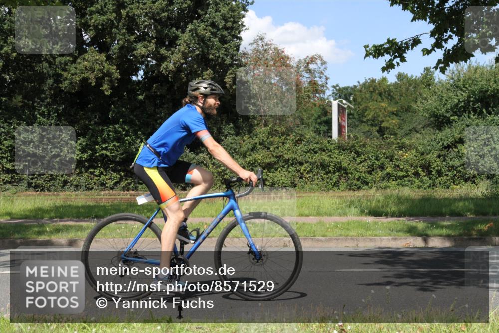 10.08.2025 - GEWOBA Citytriathlon Bremen Yannick Fuchs http://msf.ph/oto/8571529 10.08.2025 14:34:02 Radfahren 55, 65, 92, 151, 364, 388, 451, 507, 522, 530 meine-sportfotos.de