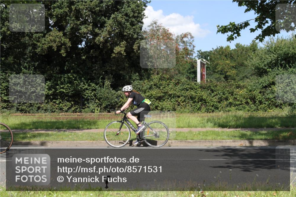 10.08.2025 - GEWOBA Citytriathlon Bremen Yannick Fuchs http://msf.ph/oto/8571531 10.08.2025 14:34:04 Radfahren 55, 65, 92, 151, 364, 388, 451, 507, 515, 530 meine-sportfotos.de