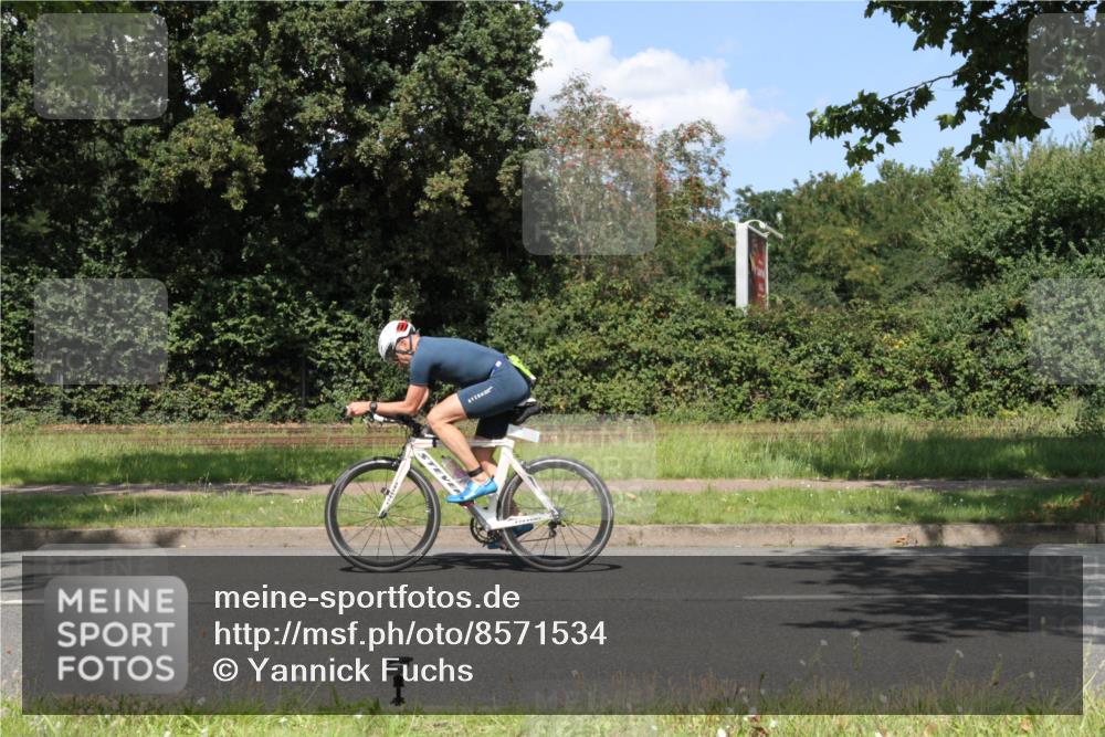 10.08.2025 - GEWOBA Citytriathlon Bremen Yannick Fuchs http://msf.ph/oto/8571534 10.08.2025 14:34:06 Radfahren 55, 92, 151, 214, 364, 388, 424, 443, 451, 507, 515, 530 meine-sportfotos.de