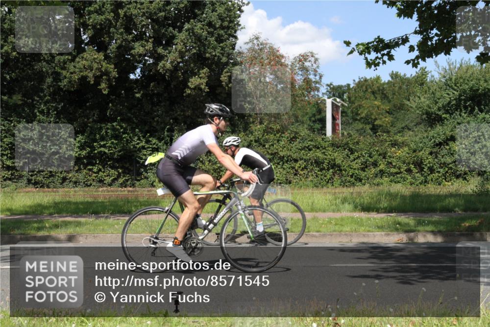 10.08.2025 - GEWOBA Citytriathlon Bremen Yannick Fuchs http://msf.ph/oto/8571545 10.08.2025 14:34:21 Radfahren 45, 76, 88, 143, 144, 146, 214, 304, 316, 364, 375, 392, 424, 443, 515, 524 meine-sportfotos.de