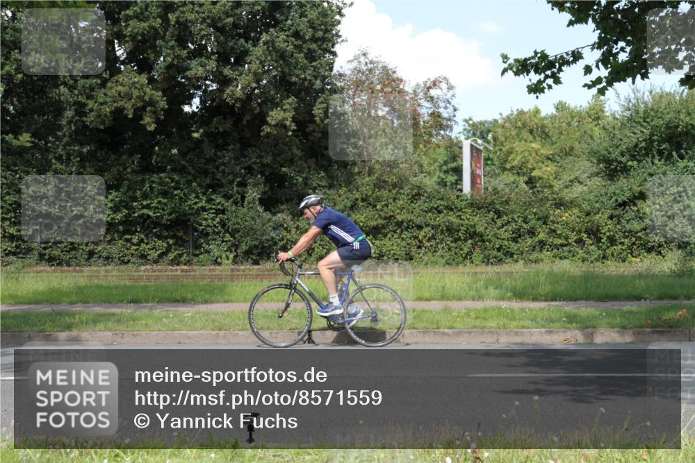 10.08.2025 - GEWOBA Citytriathlon Bremen Yannick Fuchs http://msf.ph/oto/8571559 10.08.2025 14:34:32 Radfahren 45, 76, 79, 88, 143, 144, 146, 300, 304, 316, 375, 392, 465, 524 meine-sportfotos.de
