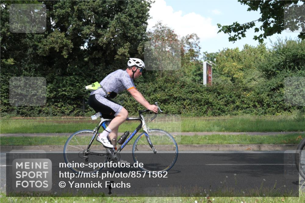 10.08.2025 - GEWOBA Citytriathlon Bremen Yannick Fuchs http://msf.ph/oto/8571562 10.08.2025 14:34:34 Radfahren 79, 88, 143, 144, 146, 300, 304, 316, 375, 392, 465, 511, 524 meine-sportfotos.de