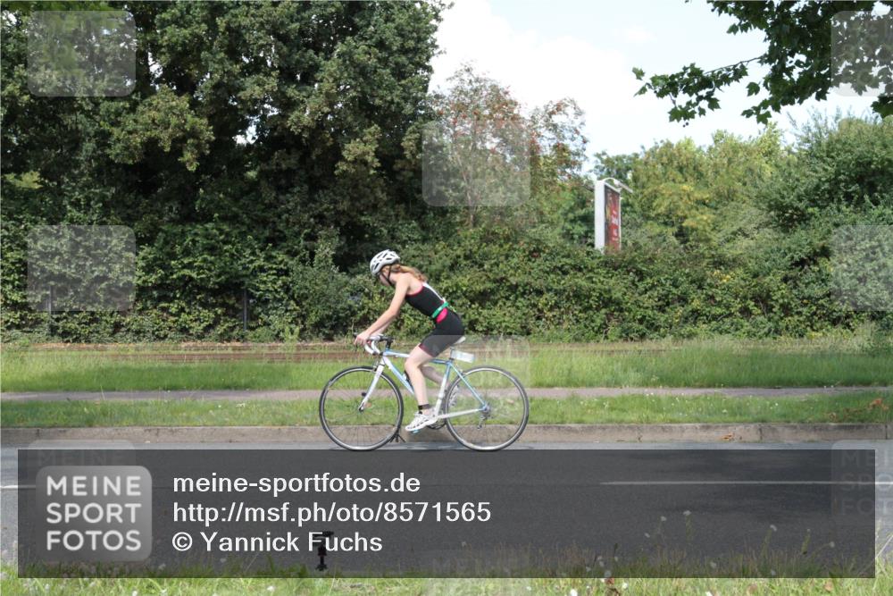 10.08.2025 - GEWOBA Citytriathlon Bremen Yannick Fuchs http://msf.ph/oto/8571565 10.08.2025 14:34:37 Radfahren 79, 88, 143, 144, 146, 300, 304, 316, 375, 392, 465, 511, 524 meine-sportfotos.de