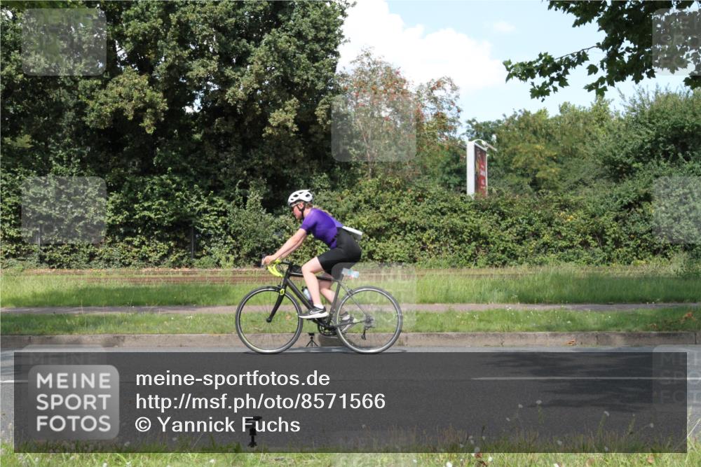 10.08.2025 - GEWOBA Citytriathlon Bremen Yannick Fuchs http://msf.ph/oto/8571566 10.08.2025 14:34:39 Radfahren 79, 88, 144, 146, 300, 304, 375, 392, 465, 502, 511, 524 meine-sportfotos.de