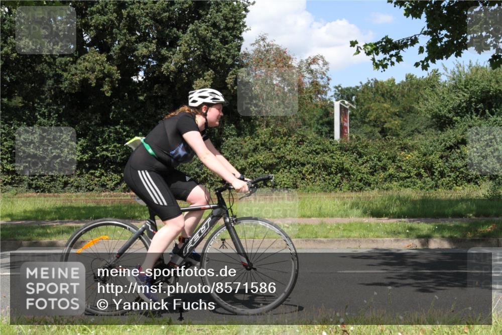 10.08.2025 - GEWOBA Citytriathlon Bremen Yannick Fuchs http://msf.ph/oto/8571586 10.08.2025 14:35:08 Radfahren 43, 68, 72, 264, 268, 340, 398, 413, 414, 430 meine-sportfotos.de