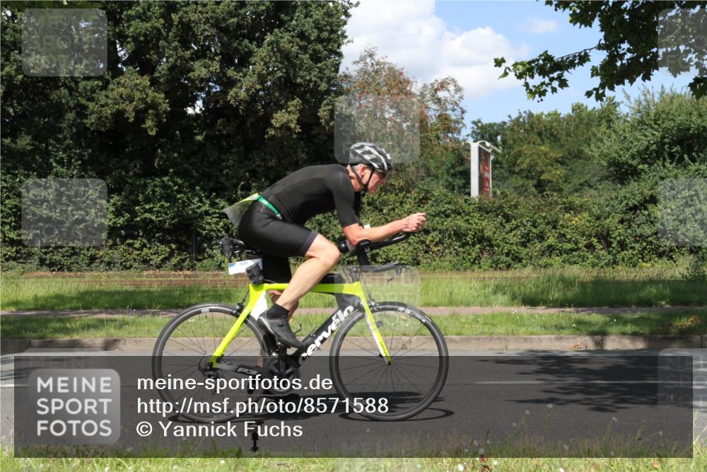 10.08.2025 - GEWOBA Citytriathlon Bremen Yannick Fuchs http://msf.ph/oto/8571588 10.08.2025 14:35:11 Radfahren 38, 43, 68, 72, 98, 133, 264, 268, 340, 398, 414, 430 meine-sportfotos.de
