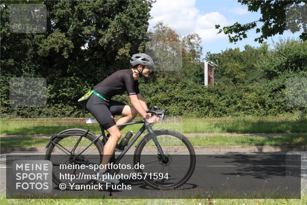 10.08.2025 - GEWOBA Citytriathlon Bremen Yannick Fuchs http://msf.ph/oto/8571594 10.08.2025 14:35:22 Radfahren 38, 43, 98, 127, 133, 264, 398, 414 meine-sportfotos.de