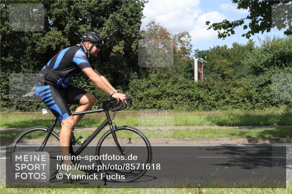 10.08.2025 - GEWOBA Citytriathlon Bremen Yannick Fuchs http://msf.ph/oto/8571618 10.08.2025 14:35:49 Radfahren 32, 64, 129, 173, 339, 395, 421 meine-sportfotos.de