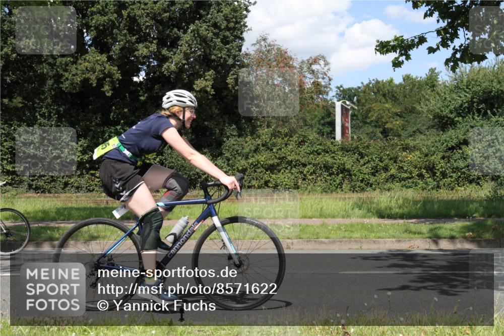 10.08.2025 - GEWOBA Citytriathlon Bremen Yannick Fuchs http://msf.ph/oto/8571622 10.08.2025 14:35:56 Radfahren 32, 64, 129, 173, 395, 437, 452 meine-sportfotos.de