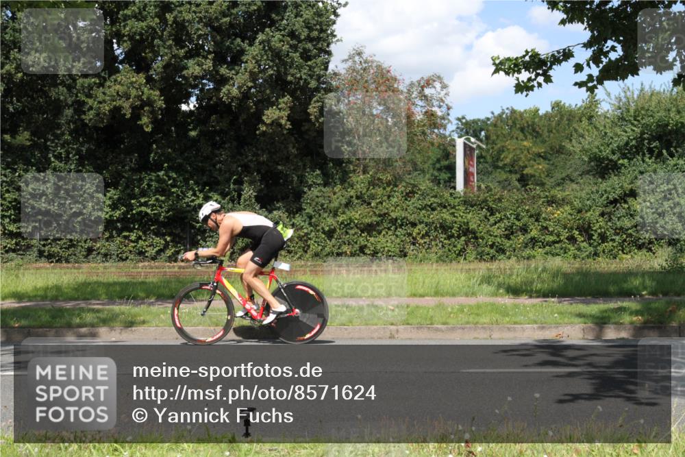 10.08.2025 - GEWOBA Citytriathlon Bremen Yannick Fuchs http://msf.ph/oto/8571624 10.08.2025 14:36:00 Radfahren 32, 64, 129, 173, 261, 395, 437, 452 meine-sportfotos.de