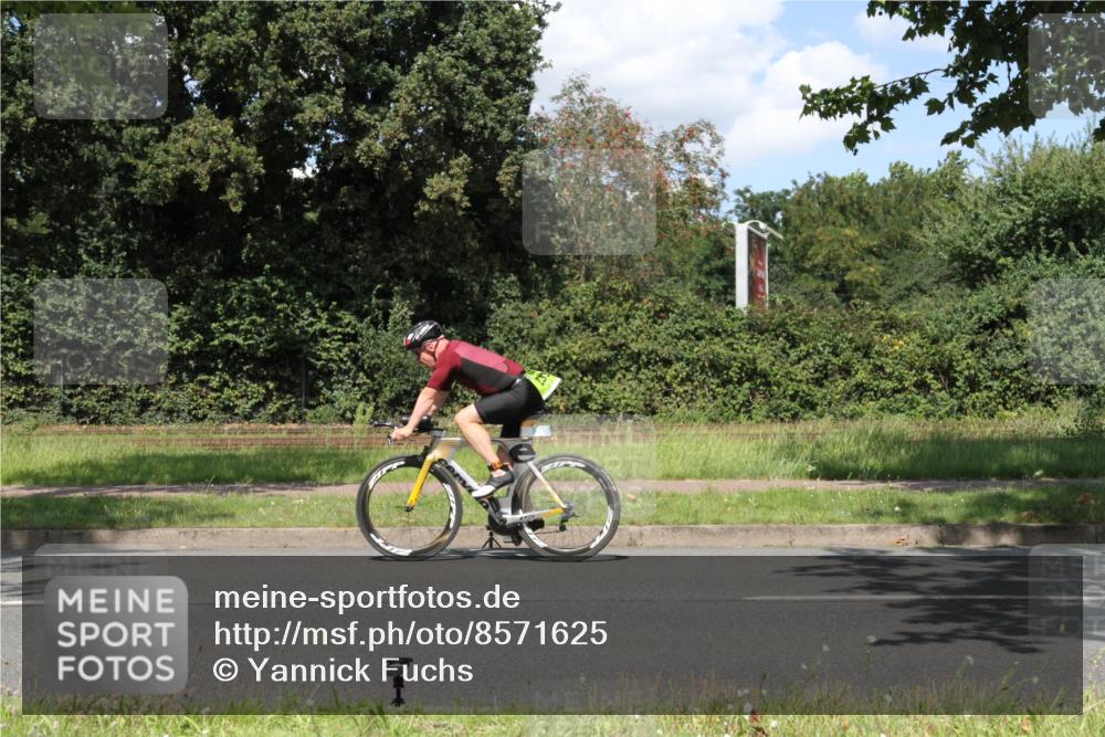 10.08.2025 - GEWOBA Citytriathlon Bremen Yannick Fuchs http://msf.ph/oto/8571625 10.08.2025 14:36:02 Radfahren 32, 129, 261, 395, 437, 452 meine-sportfotos.de