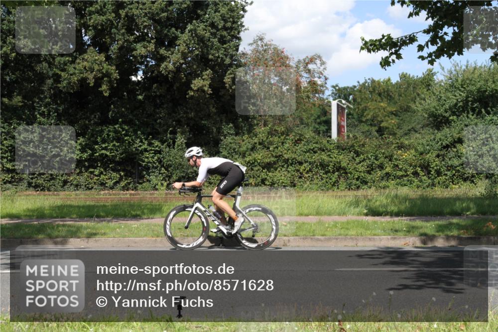 10.08.2025 - GEWOBA Citytriathlon Bremen Yannick Fuchs http://msf.ph/oto/8571628 10.08.2025 14:36:04 Radfahren 32, 129, 261, 437, 452 meine-sportfotos.de