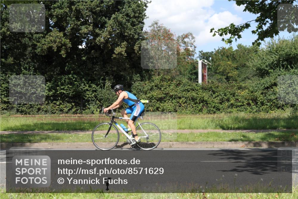 10.08.2025 - GEWOBA Citytriathlon Bremen Yannick Fuchs http://msf.ph/oto/8571629 10.08.2025 14:36:07 Radfahren 32, 261, 437, 452 meine-sportfotos.de