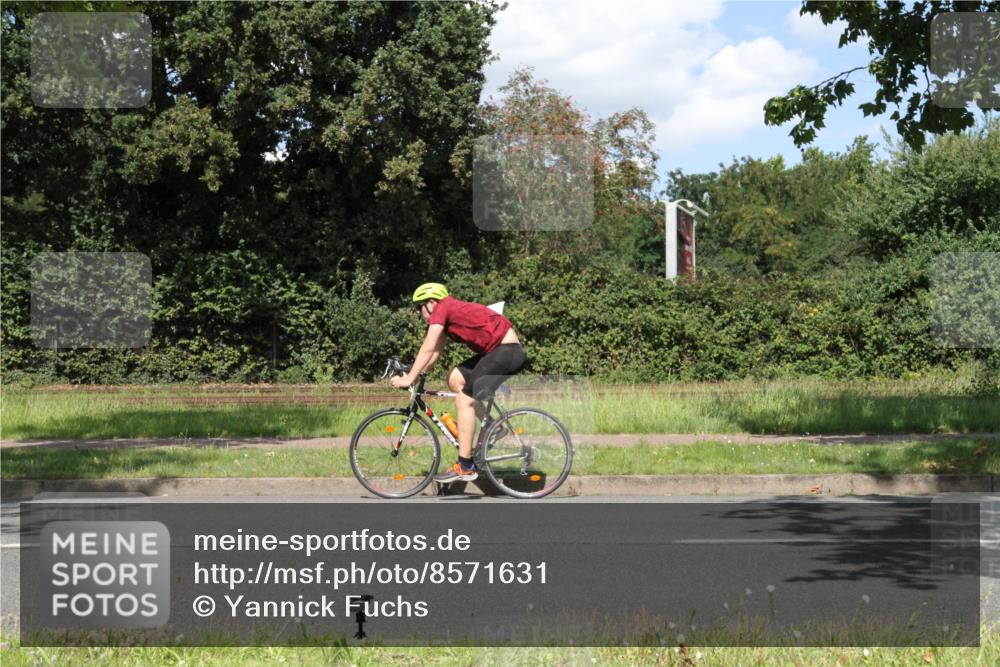 10.08.2025 - GEWOBA Citytriathlon Bremen Yannick Fuchs http://msf.ph/oto/8571631 10.08.2025 14:36:11 Radfahren 32, 261, 380, 437, 452 meine-sportfotos.de