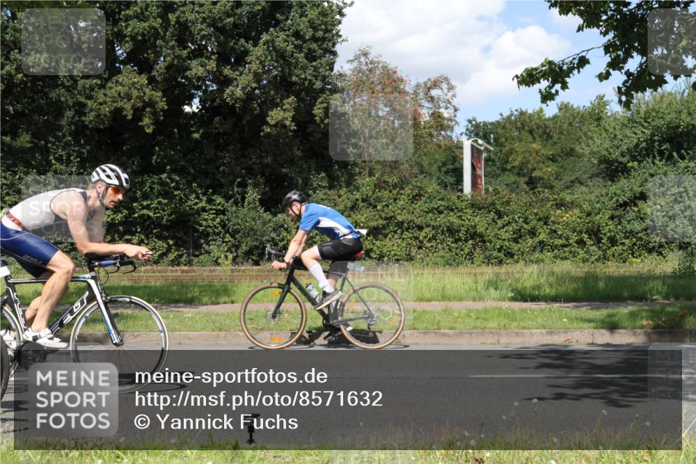 10.08.2025 - GEWOBA Citytriathlon Bremen Yannick Fuchs http://msf.ph/oto/8571632 10.08.2025 14:36:12 Radfahren 32, 261, 380, 437, 452 meine-sportfotos.de