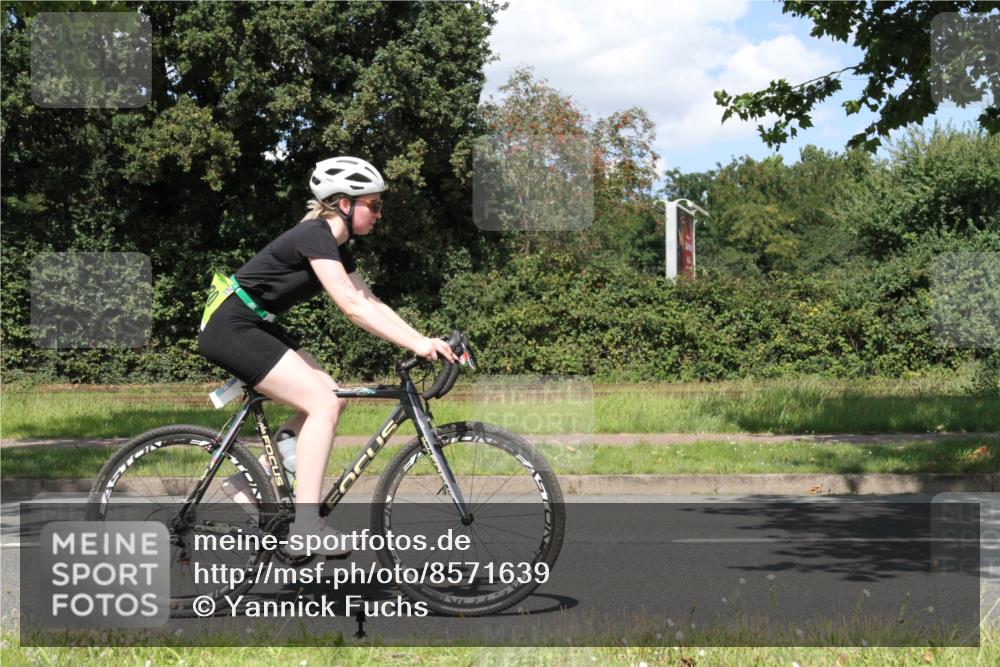 10.08.2025 - GEWOBA Citytriathlon Bremen Yannick Fuchs http://msf.ph/oto/8571639 10.08.2025 14:36:25 Radfahren 20, 91, 255, 261, 285, 380, 391 meine-sportfotos.de