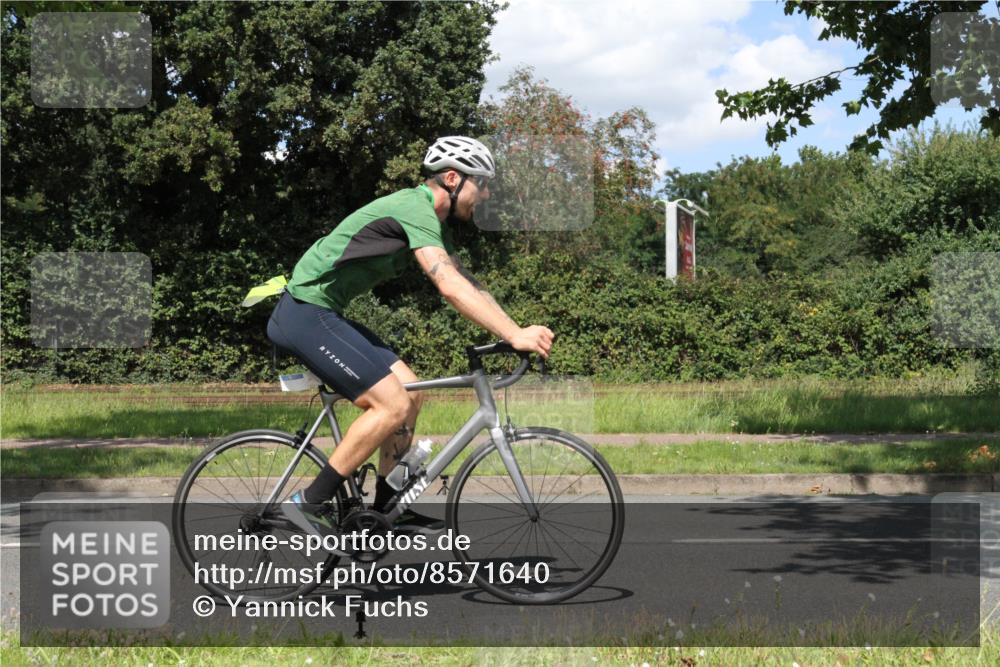 10.08.2025 - GEWOBA Citytriathlon Bremen Yannick Fuchs http://msf.ph/oto/8571640 10.08.2025 14:36:26 Radfahren 20, 91, 255, 285, 380, 391 meine-sportfotos.de