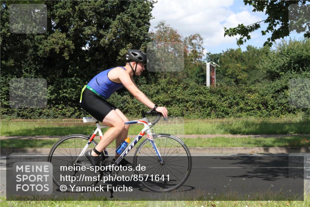 10.08.2025 - GEWOBA Citytriathlon Bremen Yannick Fuchs http://msf.ph/oto/8571641 10.08.2025 14:36:28 Radfahren 20, 46, 91, 255, 285, 380, 391 meine-sportfotos.de