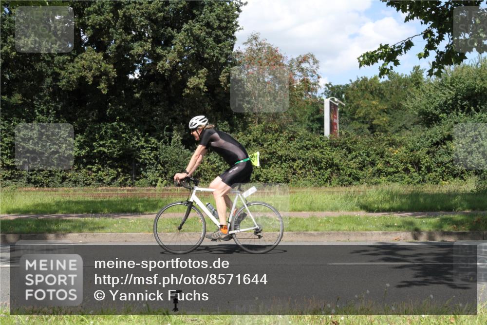10.08.2025 - GEWOBA Citytriathlon Bremen Yannick Fuchs http://msf.ph/oto/8571644 10.08.2025 14:36:33 Radfahren 20, 41, 46, 91, 123, 255, 285, 380, 391, 521 meine-sportfotos.de